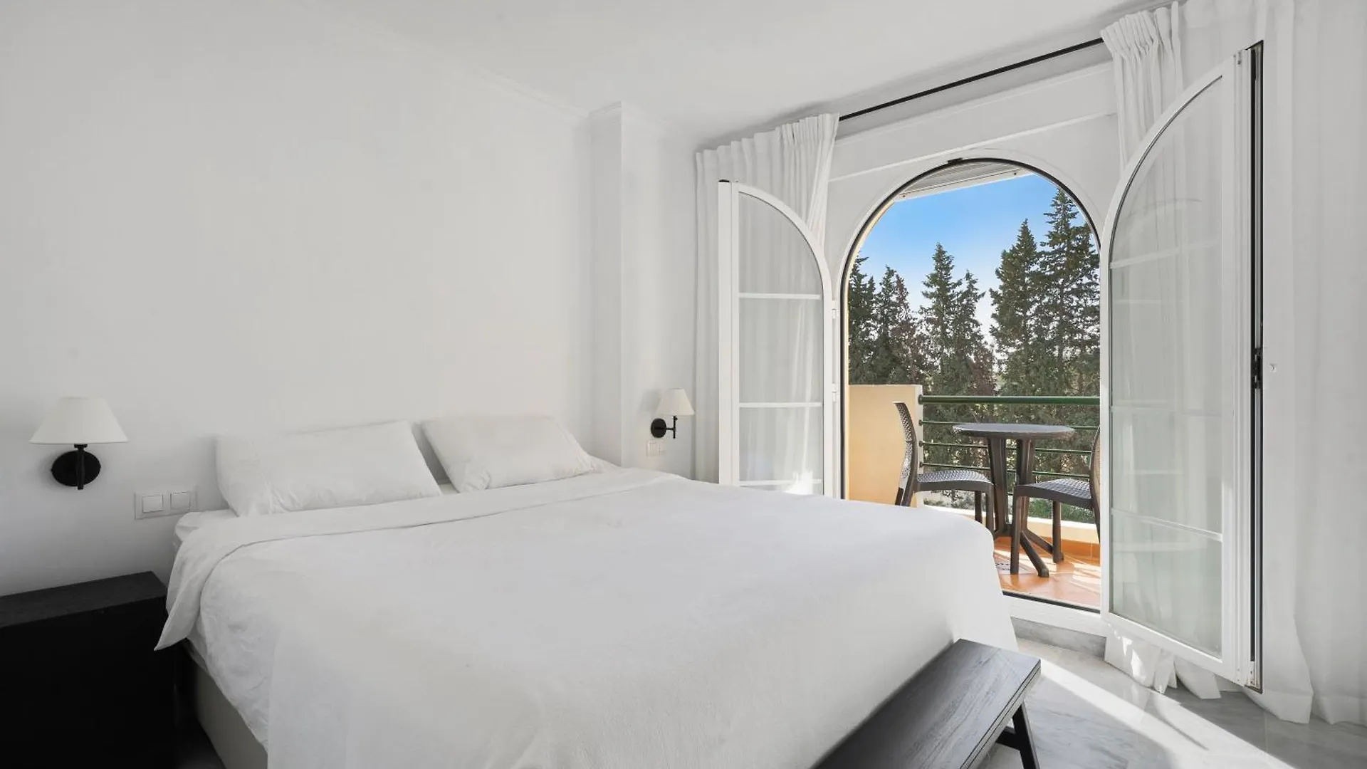 Unmatched Location, Breathtaking Views, Garage Apartment Marbella