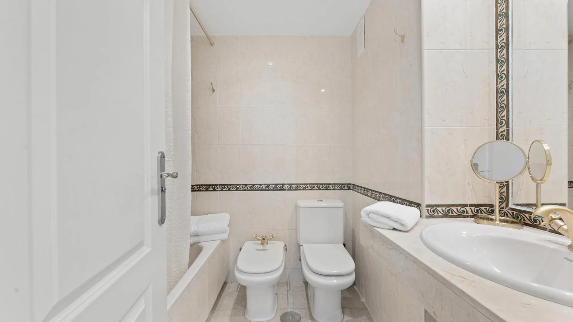 Unmatched Location, Breathtaking Views, Garage Apartment Marbella